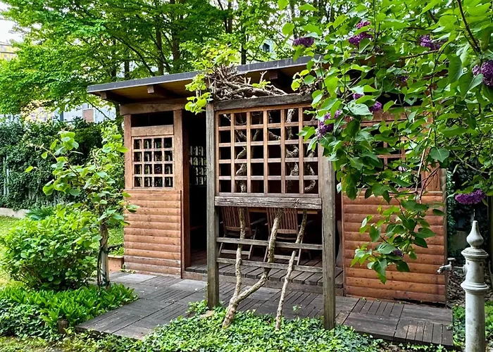 Central Villa With Garden