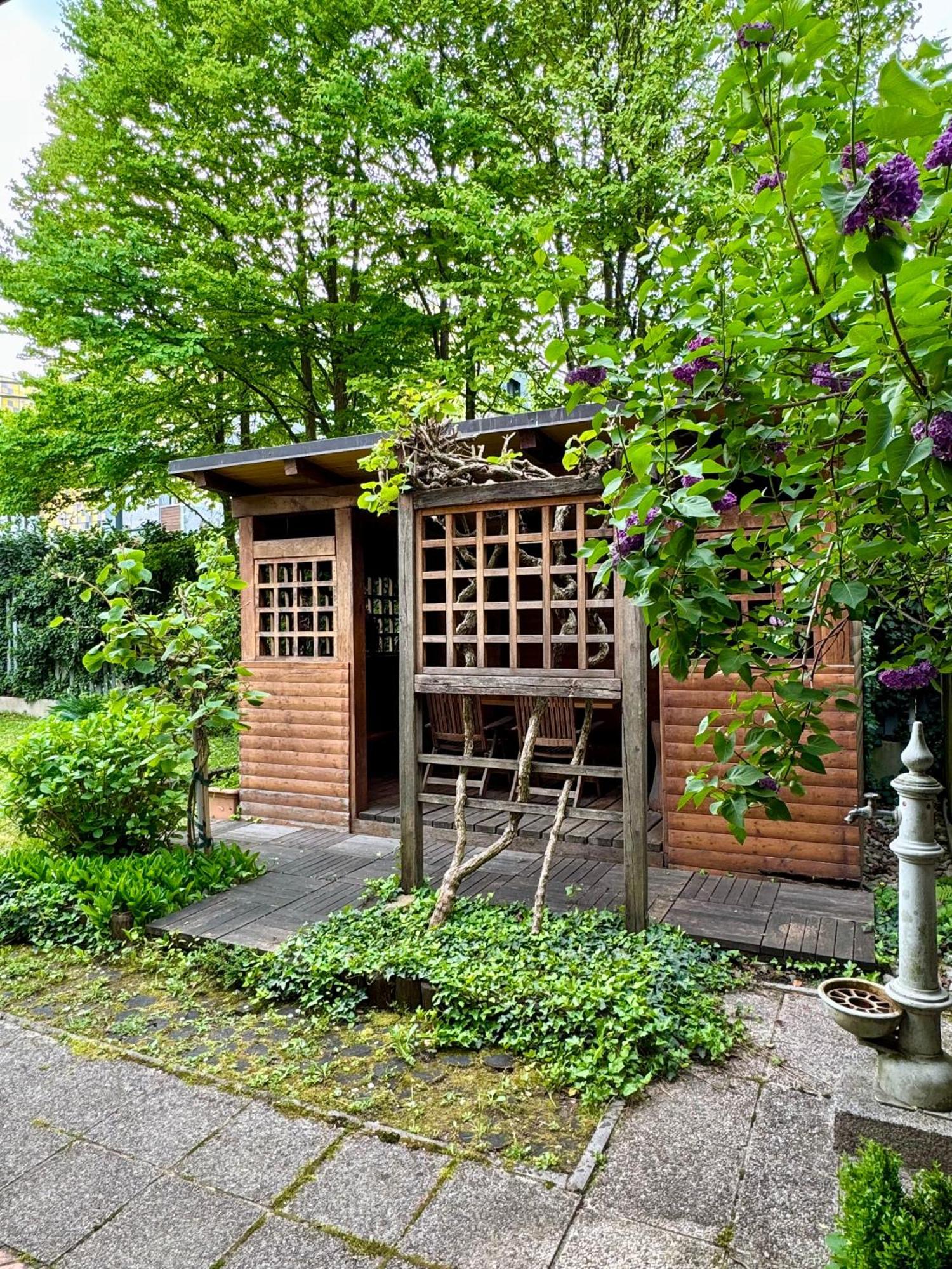 Villa With Garden